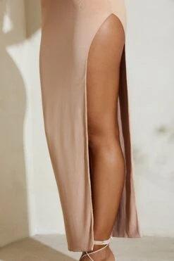 High Split Halter Neck Maxi Dress In Blush 19 High Split Halter Neck Maxi Dress In Blush -Women Clothes Shop 5246 5 Mei Blush High Split Maxi Dress